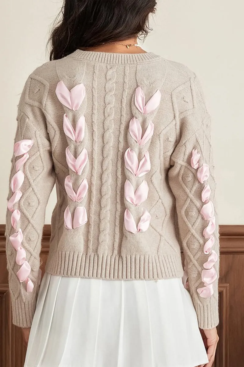 HWS1082 Ribbon-Accented Cable Knit Sweater