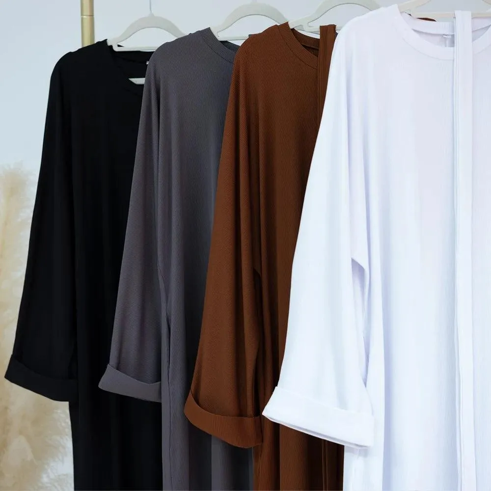 Knitted Winter Abaya for Muslim Women with Ribbed Textures & Warm Design