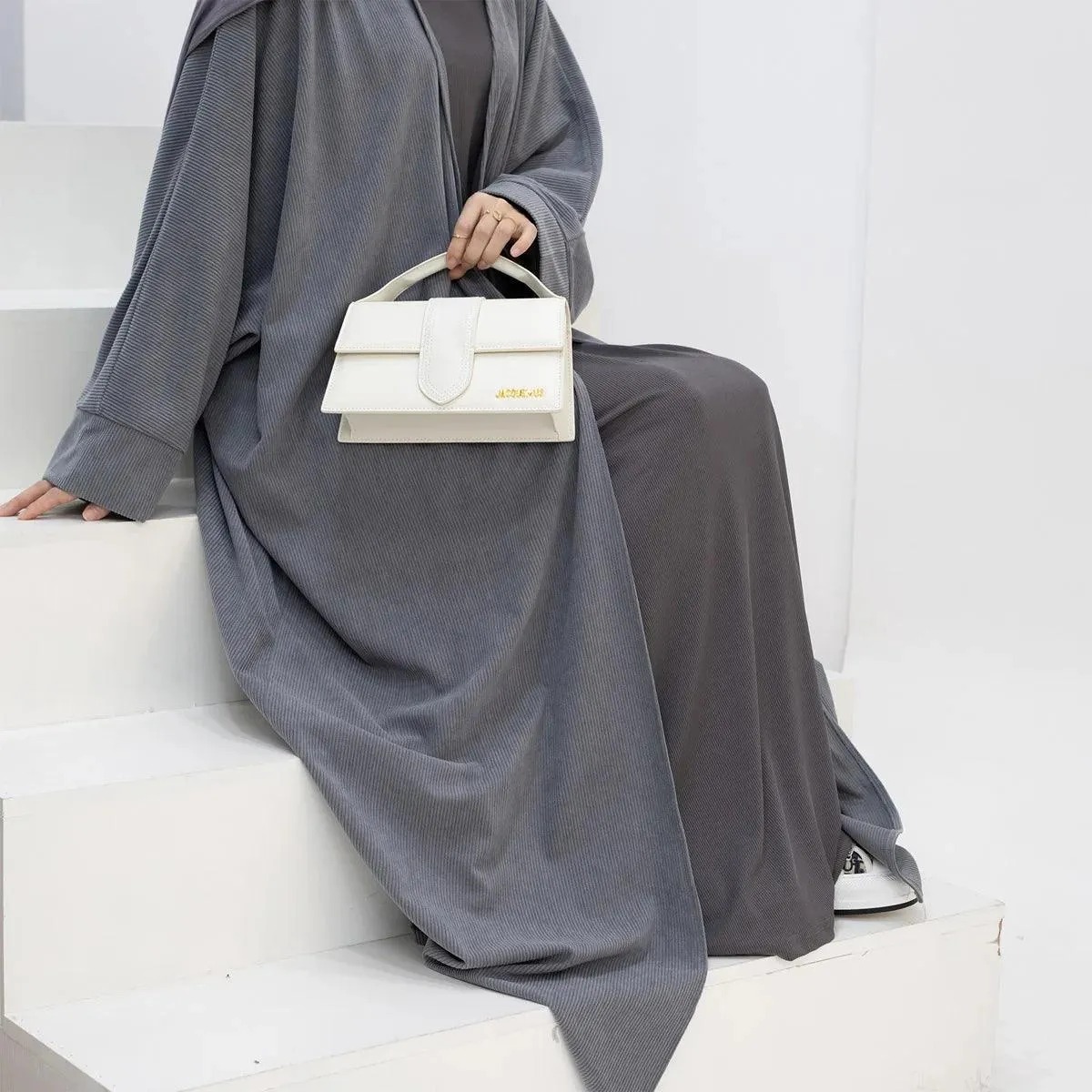 Knitted Winter Abaya for Muslim Women with Ribbed Textures & Warm Design