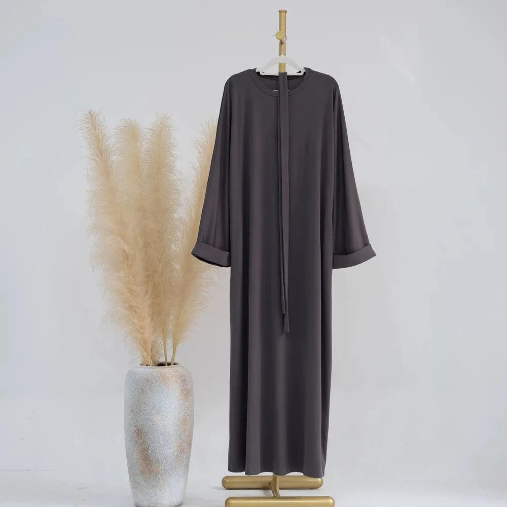 Knitted Winter Abaya for Muslim Women with Ribbed Textures & Warm Design