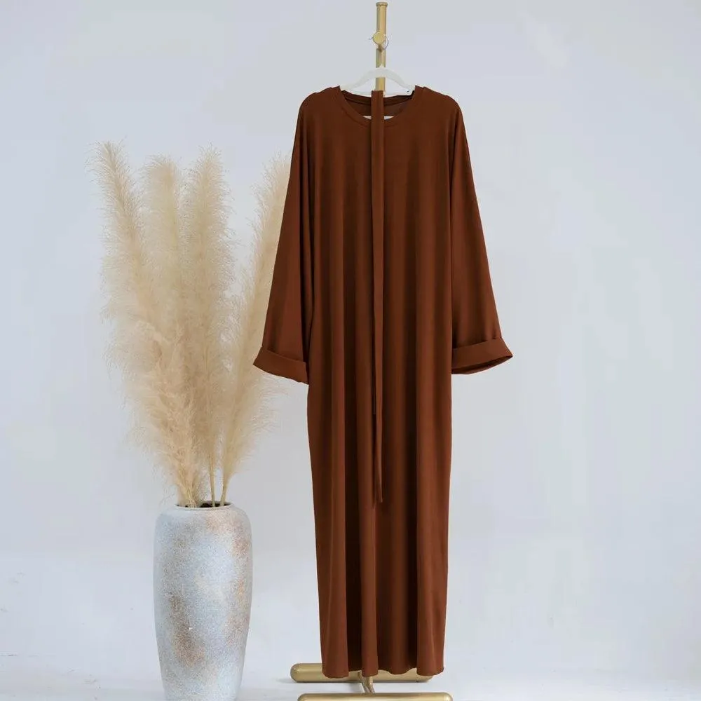 Knitted Winter Abaya for Muslim Women with Ribbed Textures & Warm Design