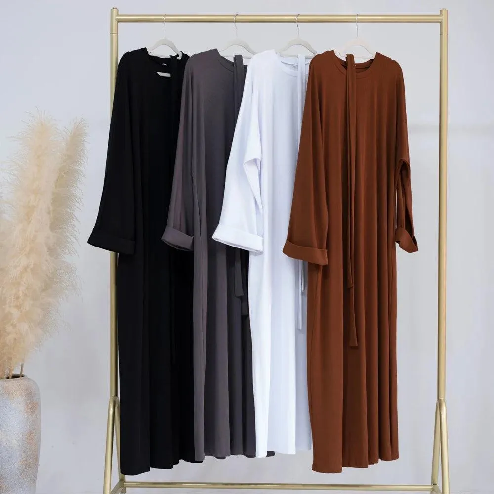 Knitted Winter Abaya for Muslim Women with Ribbed Textures & Warm Design