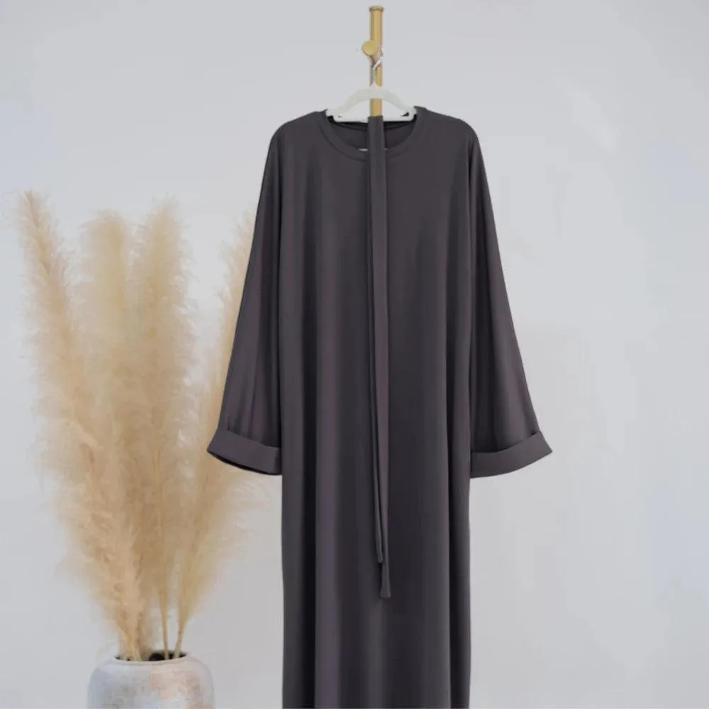 Knitted Winter Abaya for Muslim Women with Ribbed Textures & Warm Design