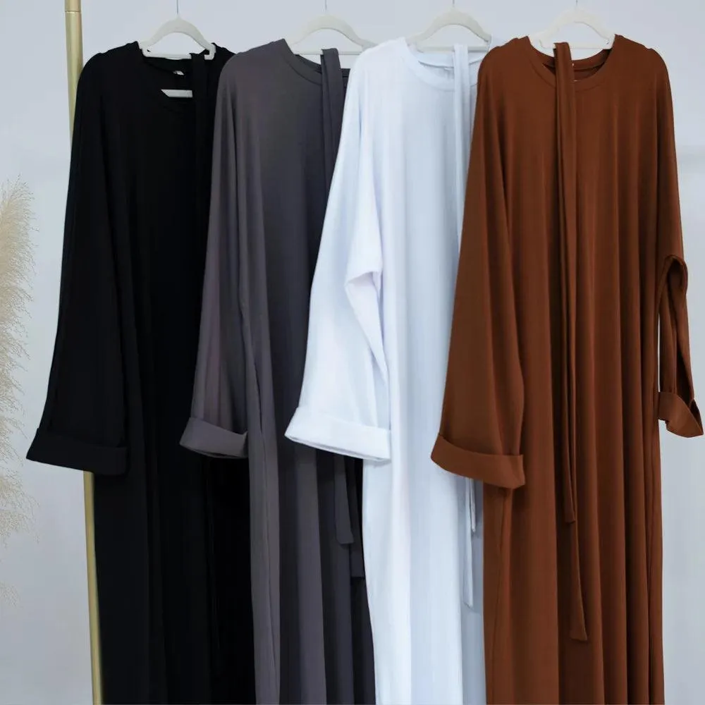 Knitted Winter Abaya for Muslim Women with Ribbed Textures & Warm Design