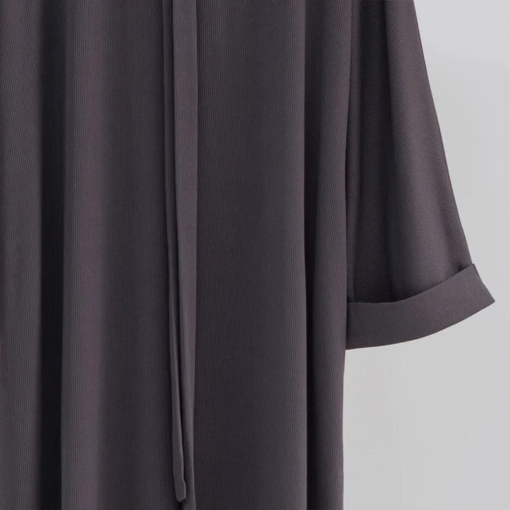 Knitted Winter Abaya for Muslim Women with Ribbed Textures & Warm Design