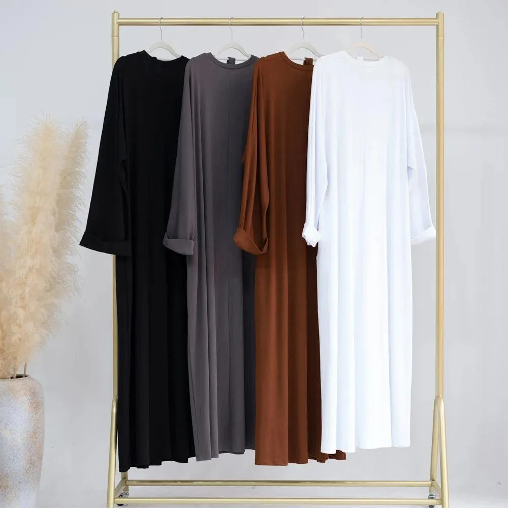 Knitted Winter Abaya for Muslim Women with Ribbed Textures & Warm Design